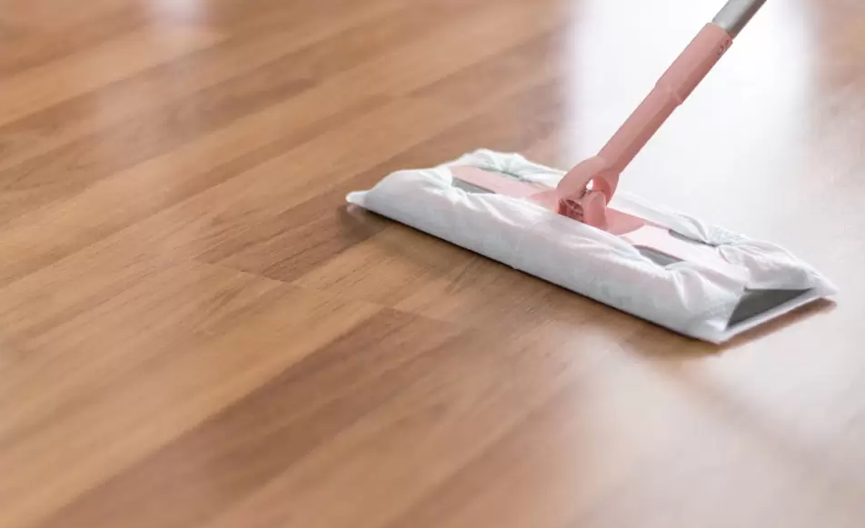 Cómo limpiar y mantener pisos laminados y madera de ingeniería